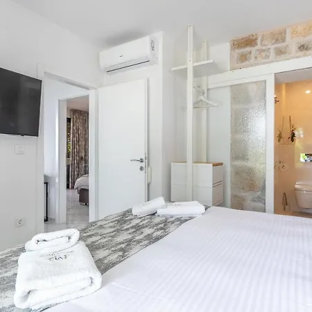 Vidikovac Levanda Luxury Lodge *